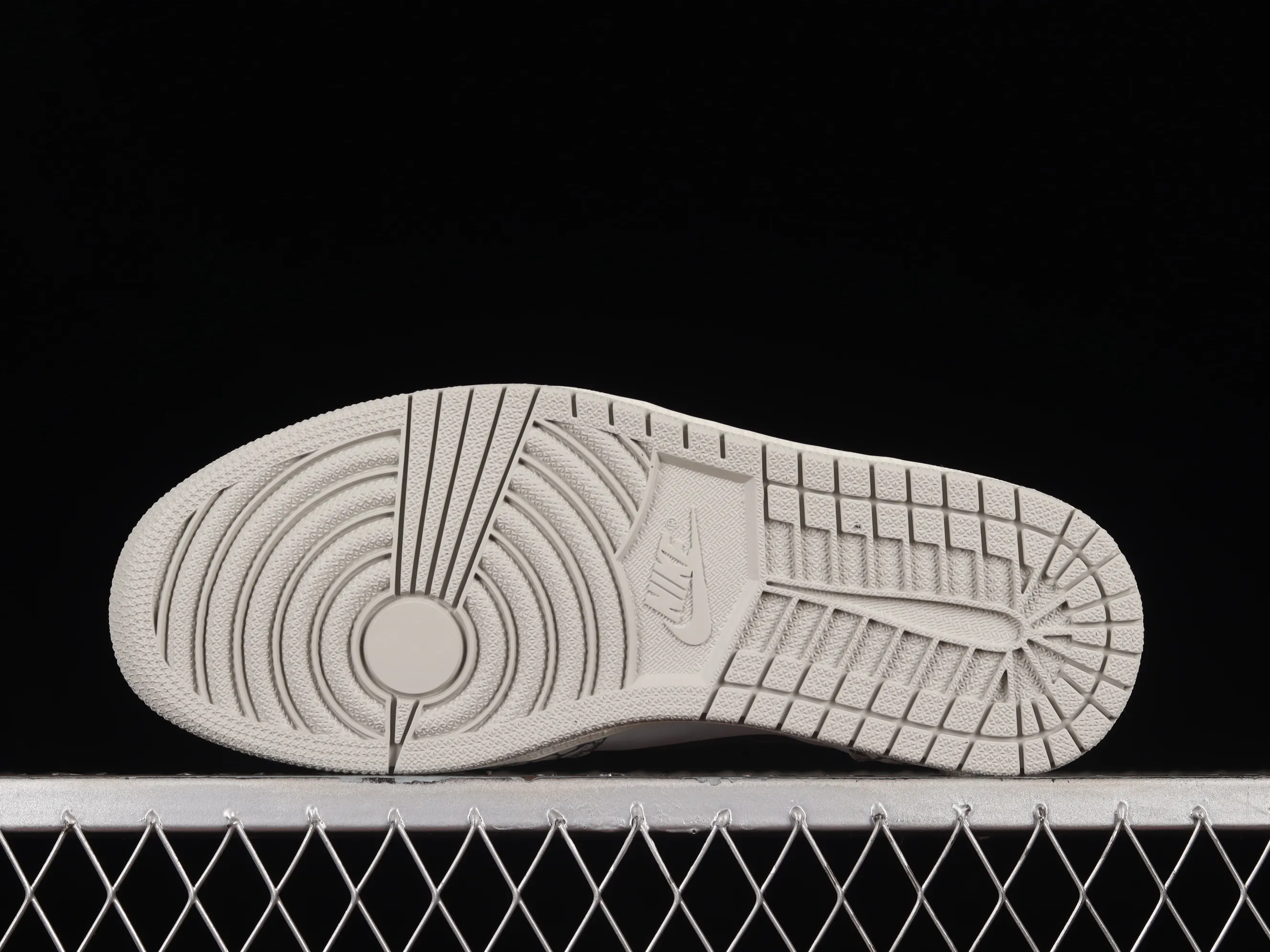 All categories Air Jordan Jordan series basketball shoes Air Jordan 1 High Air Jordan 1 High OG "White Cement" AJ1 Joe 1 elephant pattern high-top basketball shoes DZ5485-052